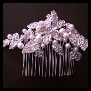 Bel Aire Bridal hair accessory, silver